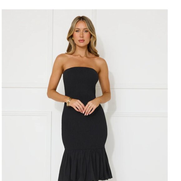 Hello Molly Dresses & Skirts - Black strapless bubble dress